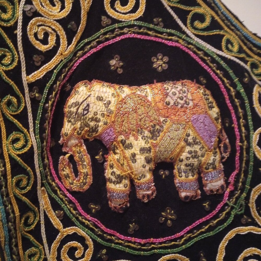 Carol Horn Work shop vintage sequin/embroidered elephant design vest! L - Picture 5 of 7